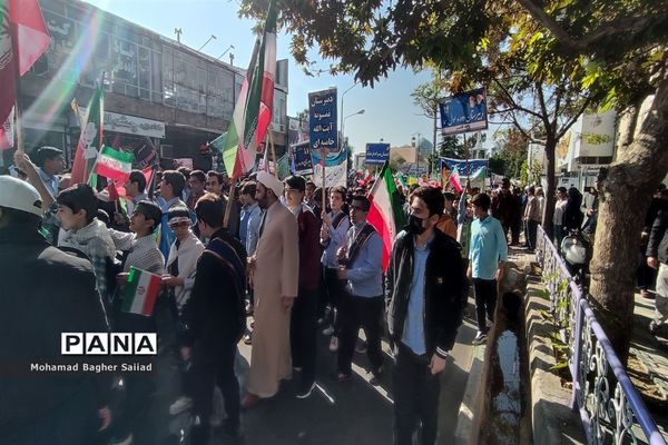 راهپیمایی روز ۱۳ آبان در کاشمر