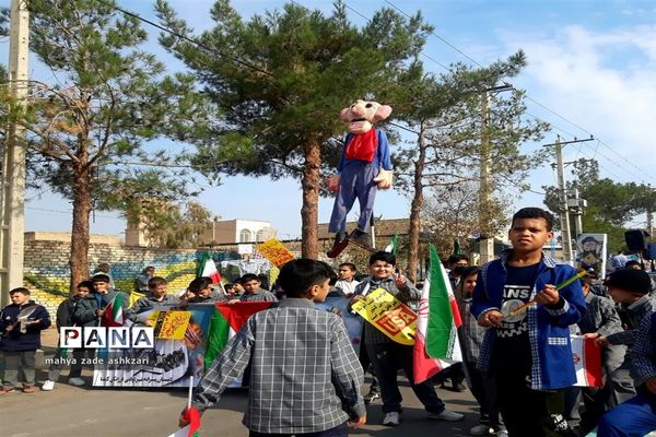 راهپیمایی روز سیزده آبان در شهرستان اشکذر