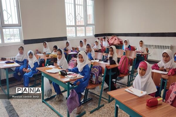 آیین افتتاح دبستان ۹ کلاسه بانو عزت علمی باقرخان ۳