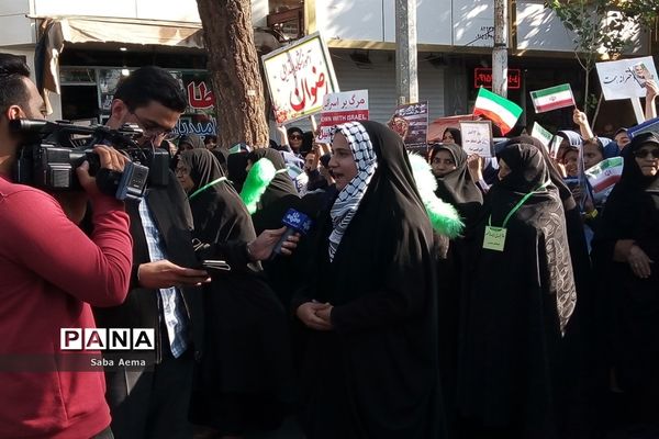 حضور دانش‌آموزان شهرستان کاشمر در راهپیمایی روز دانش‌آموز