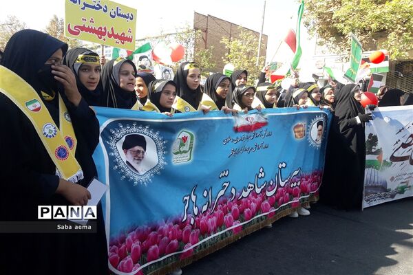 حضور دانش‌آموزان شهرستان کاشمر در راهپیمایی روز دانش‌آموز