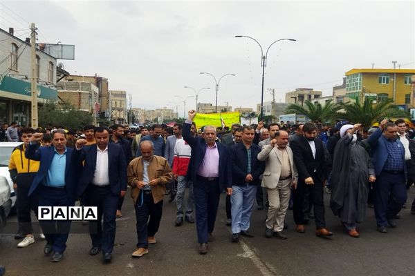 حضور فرهنگیان و دانش‌آموزان شهرستان طارم در راهپیمایی ۱۳آبان