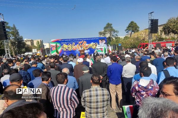 حضور مسئولین و دانش‌آموزان شیرازی در راهپیمایی روز دانش‌آموز