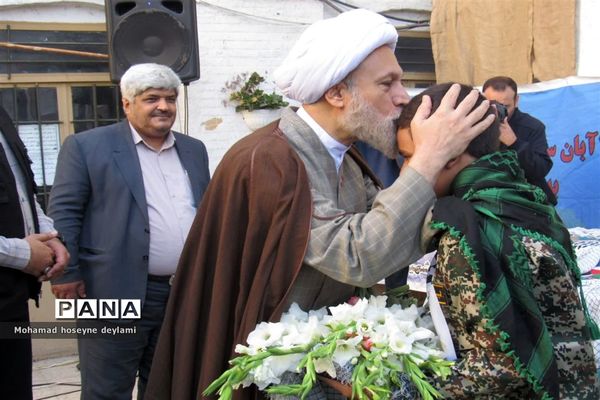 آیین نواخته شدن زنگ استکبارستیزی در مدارس فارس