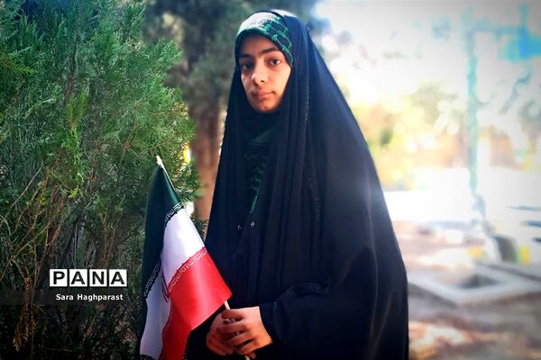 راهپیمایی یوم الله ۱۳ آبان با حضور گسترده مسئولان و دانش‌آموزان منطقه درودزن
