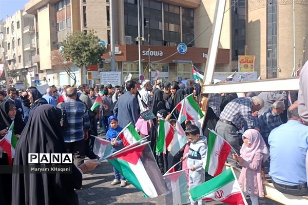 تجمع بزرگ ضد استکباری دانش‌آموزان در شیراز