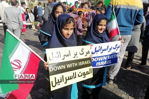 حضور پرشور دانش‌آموزان حماسه ساز شیرازی  در راهپیمایی یوم الله 13 آبان