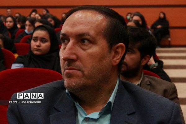 آیین تجلیل از رتبه‌های برتر کنکور ناحیه 2 بهارستان