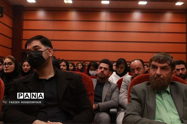 آیین تجلیل از رتبه‌های برتر کنکور ناحیه 2 بهارستان