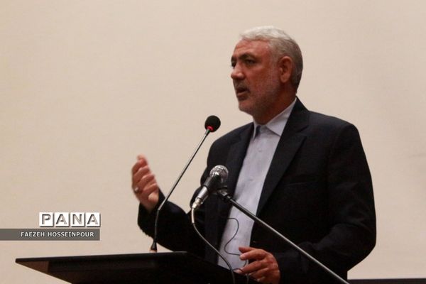 آیین تجلیل از رتبه‌های برتر کنکور ناحیه 2 بهارستان