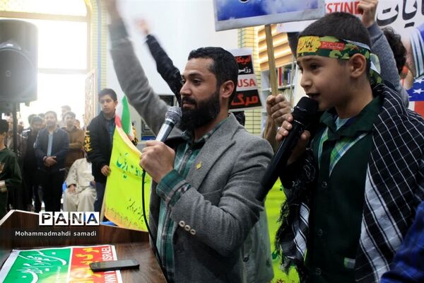 تجمع دانش‌آموزان انقلابی در مسجد جامع دلیجان