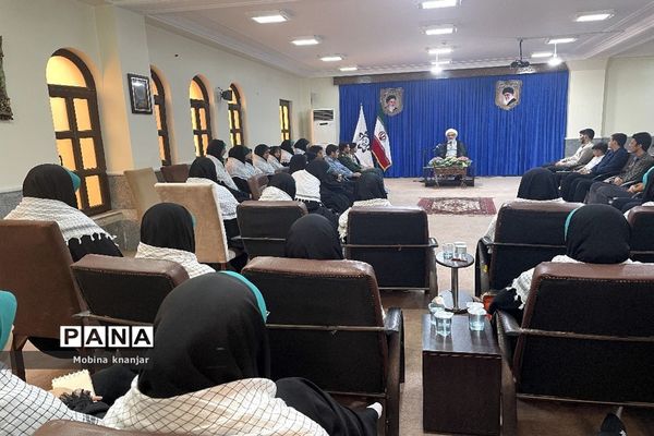 دیدار فرماندهان واحدهای مقاومت پیشگام با نماینده ولی فقیه در استان و امام جمعه بوشهر