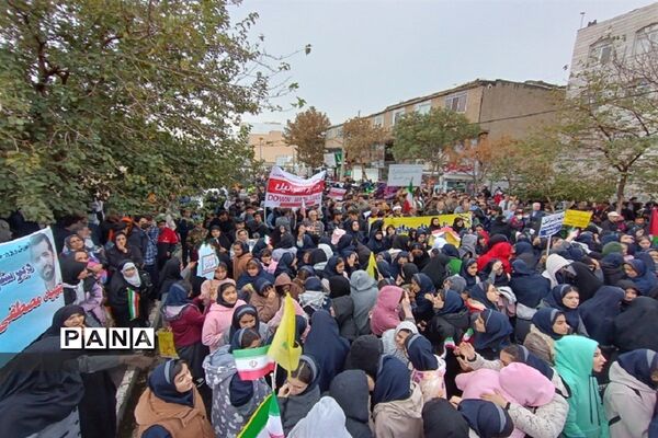 راهپیمایی 13 آبان روز دانش‌آموز در شهرستان فردیس