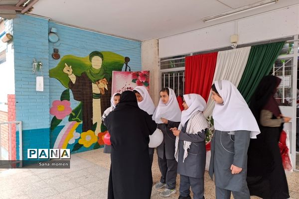 مراسم گرامیداشت روز دانش‌آموز در دبستان افشار نژاد ۲