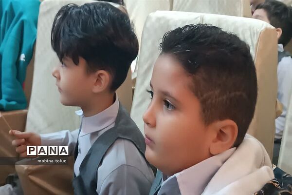 مراسم گرامیداشت هفته دانش‌آموز در مدرسه برهان علم