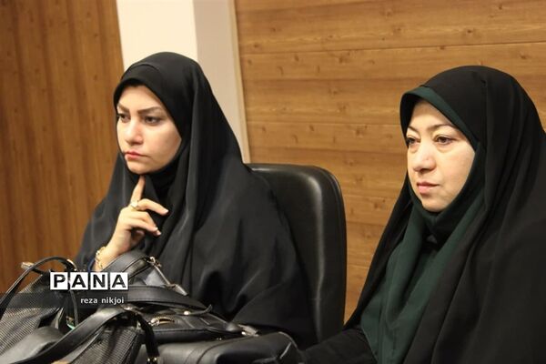 جلسه تخصصی مدیران ابتدایی ناحیه یک بهارستان