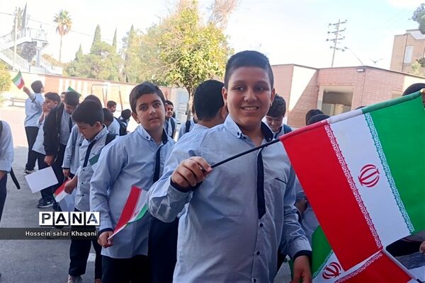 طنین شعار مرگ بر آمریکا در کلاس‌های درس دبستان معارف۶