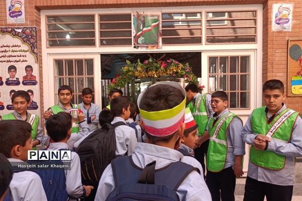 طنین شعار مرگ بر آمریکا در کلاس‌های درس دبستان معارف۶