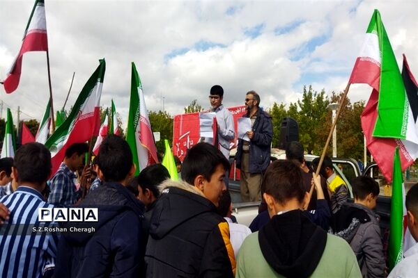فریادهای کوبنده مردم شهر دستجرد خلجستان قم در راهپیمایی 13 آبان