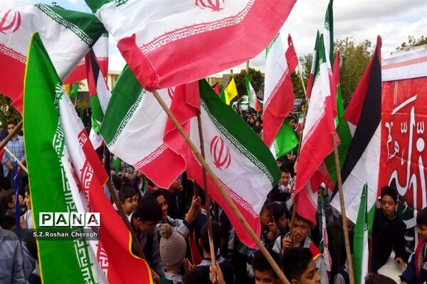 فریادهای کوبنده مردم شهر دستجرد خلجستان قم در راهپیمایی 13 آبان