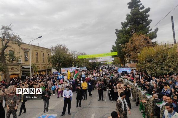 راهپیمایی مردم نیشابور در روز ۱۳ آبان