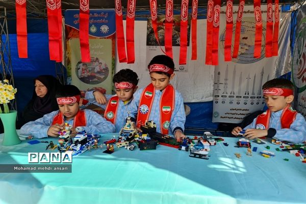 غرفه فرهنگی سازمان دانش‌آموزی ناحیه 2 شیراز حرم مطهر شاهچراغ (ع)