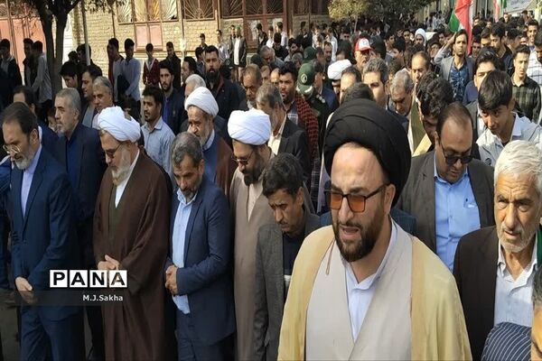 تجدید میثاق مردم جعفریه قم با آرمان‌های انقلاب در راهپیمایی13 آبان