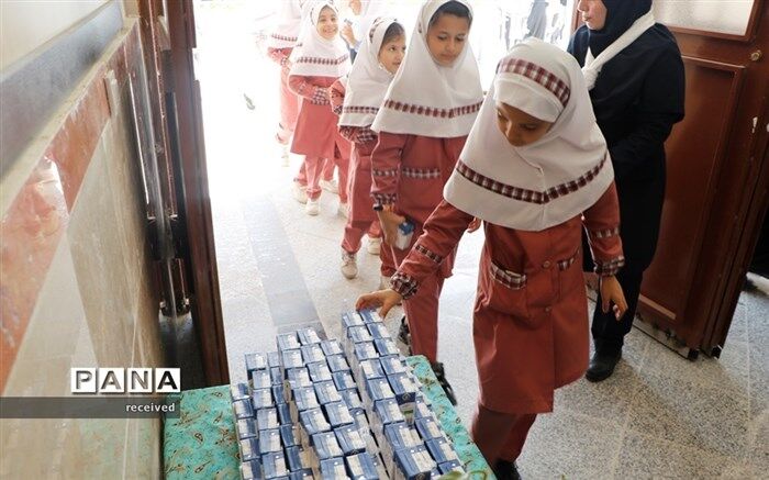 توزیع شیر در مدارس ابتدایی مناطق محروم تا ۱۰ روز آینده