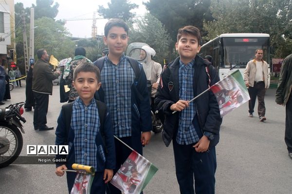 خروش طوفانی مردم قم در راهپیمایی روز ملی مبارزه با استکبار جهانی-1