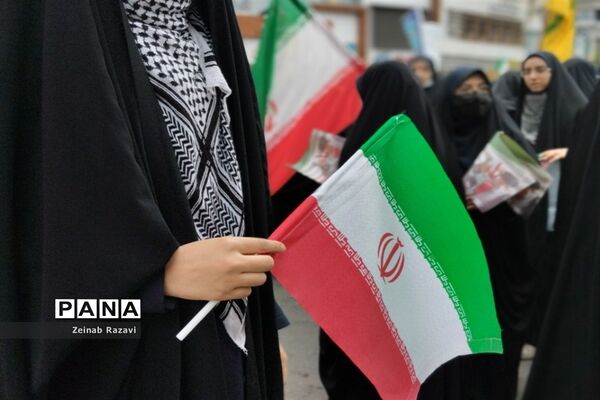 راهپیمایی مردم انقلابی قم در یوم الله 13 آبان-2