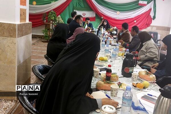 جلسه هم‌اندیشی و هماهنگی مدیران متوسطه دوم در آموزش و پرورش رودهن