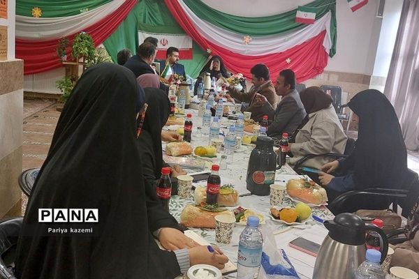 جلسه هم‌اندیشی و هماهنگی مدیران متوسطه دوم در آموزش و پرورش رودهن