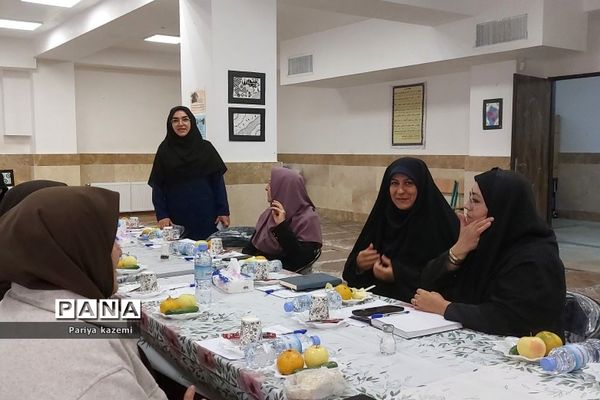 جلسه هم‌اندیشی و هماهنگی مدیران متوسطه دوم در آموزش و پرورش رودهن