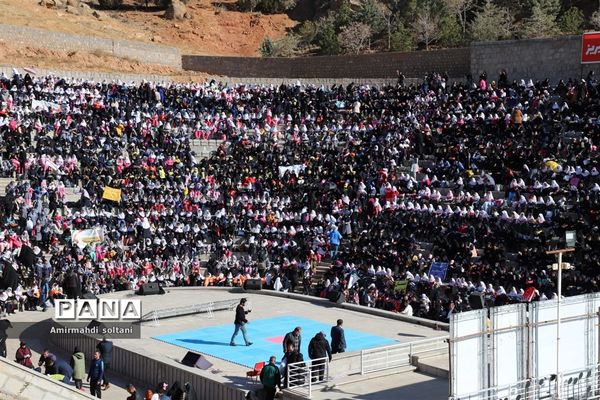 همایش بزرگ کوه‌روی دانش‌آموزان گرامیداشت روز دانش‌آموز و  ۱۰ هزار شهید استان آذربایجان شرقی