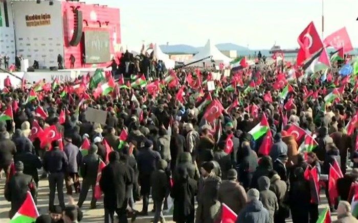 مردم ترکیه در نزدیکی پایگاه اینجرلیک علیه آمریکا تظاهرات کردند