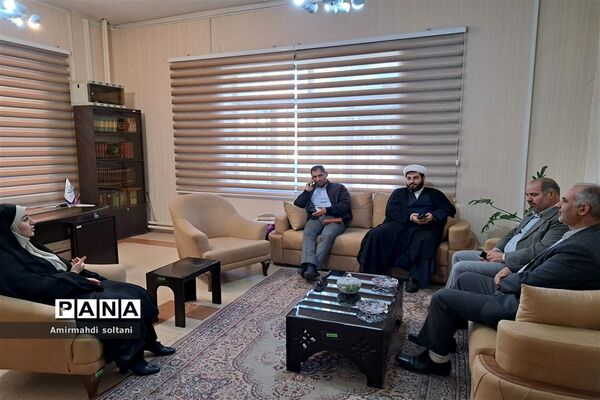 بازدید مدیرکل آموزش و پرورش آذربایجان شرقی از فعالیت‌های سازمان دانش‌آموزی