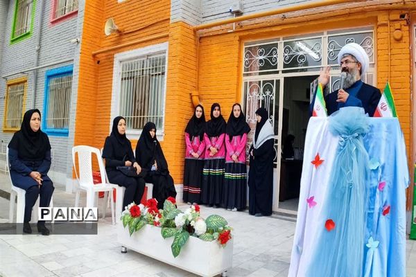 نواختن زنگ فرهنگ عمومی در دبیرستان شاهد مطهره کاشمر