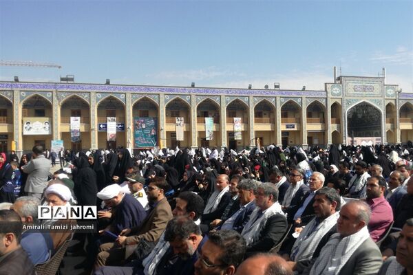 دانش‌آموزان با شهدای دانش‌آموز یک دل شدند