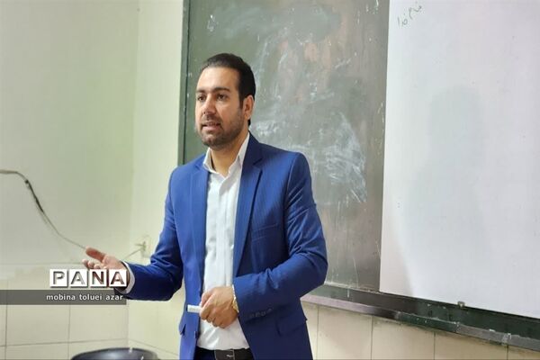 آیین گرامیداشت هفته دانش‌آموز در آموزشگاه متانت