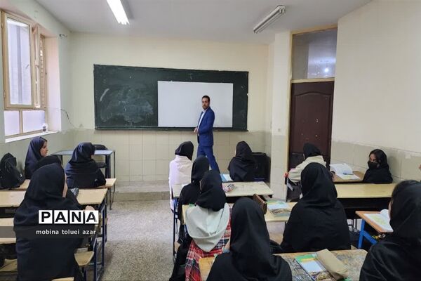 آیین گرامیداشت هفته دانش‌آموز در آموزشگاه متانت