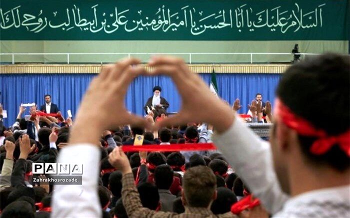 از شوق این حضور، در پوست خودم نمی‌گنجیدم
