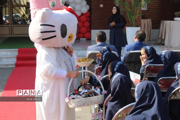 زنگ استکبار ستیزی در آموزشگاه فرزانگان ناحیه یک بهارستان