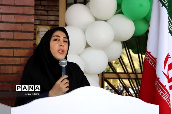 زنگ استکبار ستیزی در آموزشگاه فرزانگان ناحیه یک بهارستان