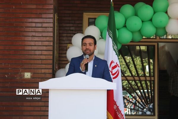 زنگ استکبار ستیزی در آموزشگاه فرزانگان ناحیه یک بهارستان