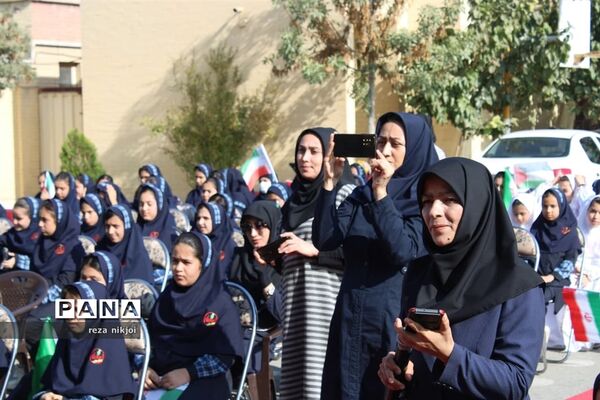 زنگ استکبار ستیزی در آموزشگاه فرزانگان ناحیه یک بهارستان