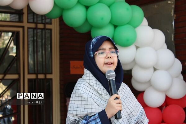 زنگ استکبار ستیزی در آموزشگاه فرزانگان ناحیه یک بهارستان
