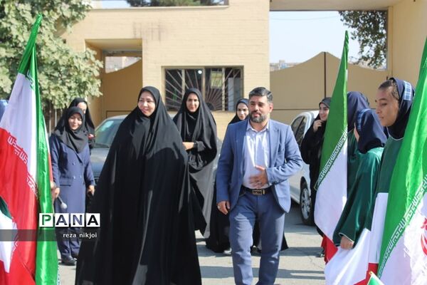 زنگ استکبار ستیزی در آموزشگاه فرزانگان ناحیه یک بهارستان