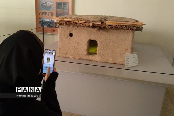 بازدید دانش‌آموزان هنرستان مبتکران رودهن از موزه ملی