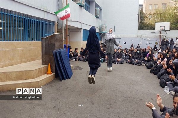 افتتاحیه المپیاد ورزشی دبیرستان هفده شهریور منطقه ۱۳