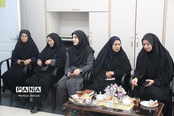 افتتاح خانه‌های محیط زیست و نواختن زنگ بهداشت در دبستان ام‌البنین یک ناحیه‌یک شهرری